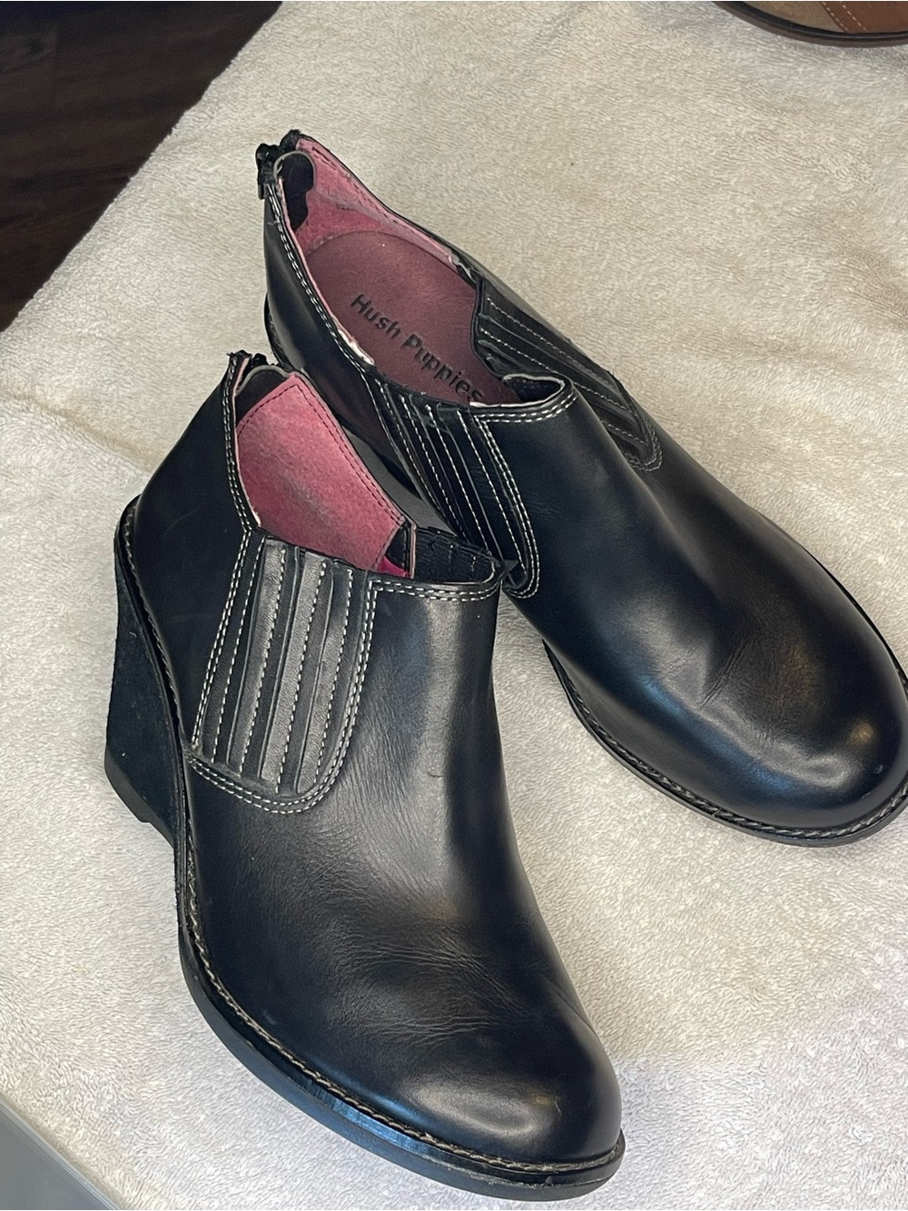 Hush Puppies Black Wedge Ankle Bootie SZ 10 (34)